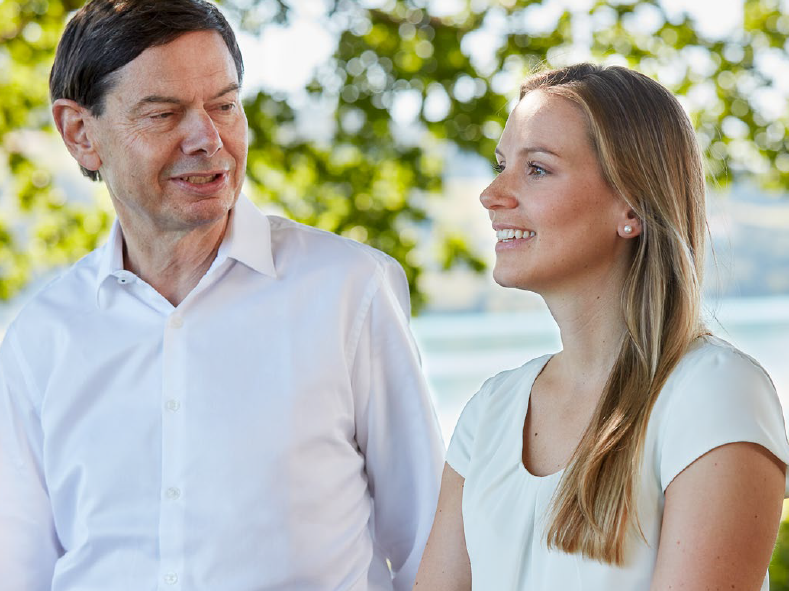 Hans-Peter Zehnder und seine Tochter Milva Inderbitzin-Zehnder im Freien